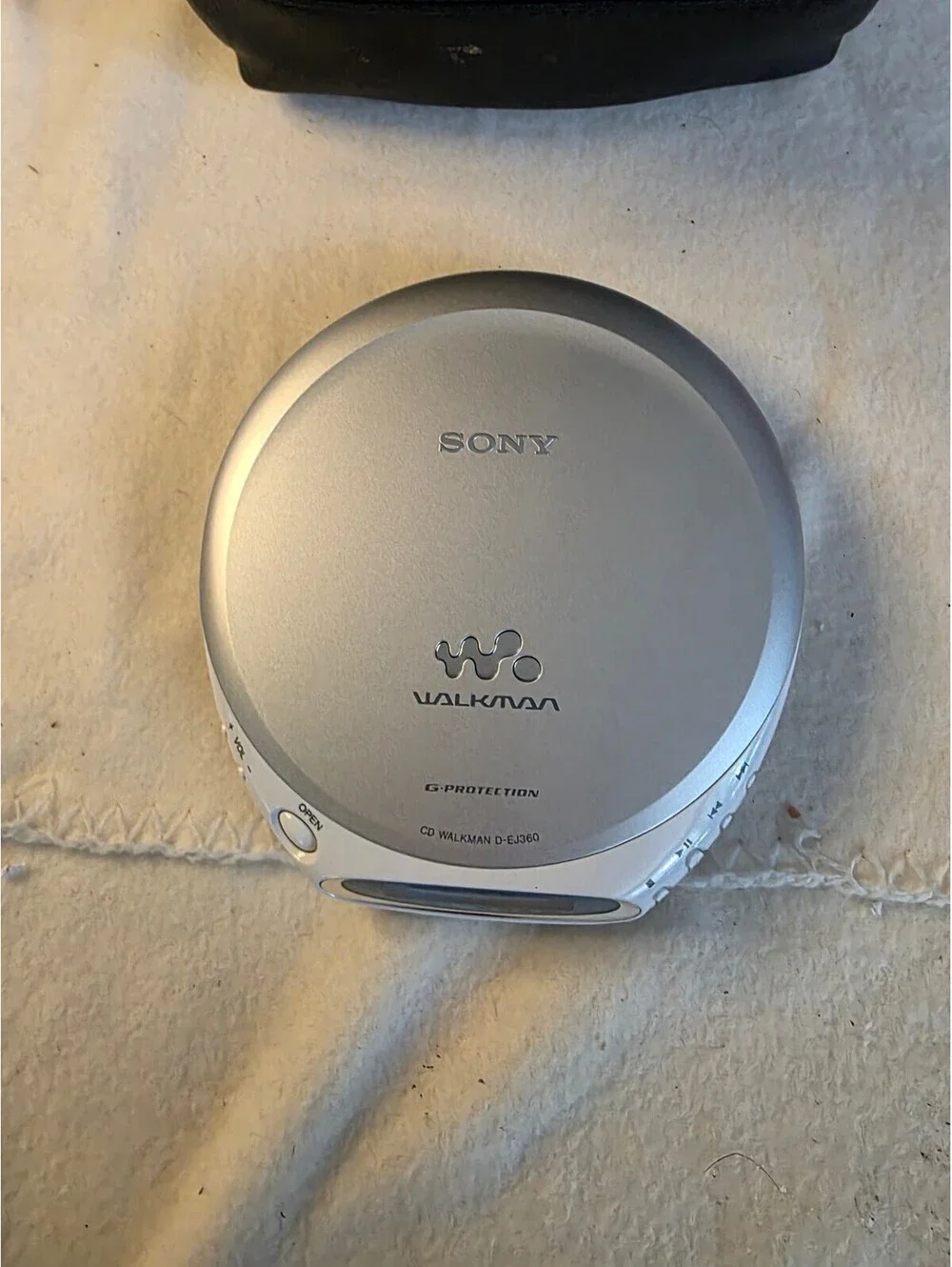 Sony D-EJ360 CD Walkman Portable Player Tested Working With Case Logic Bag